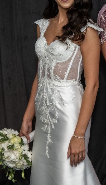 Rochie de mireasă la comandă, tip sirenă