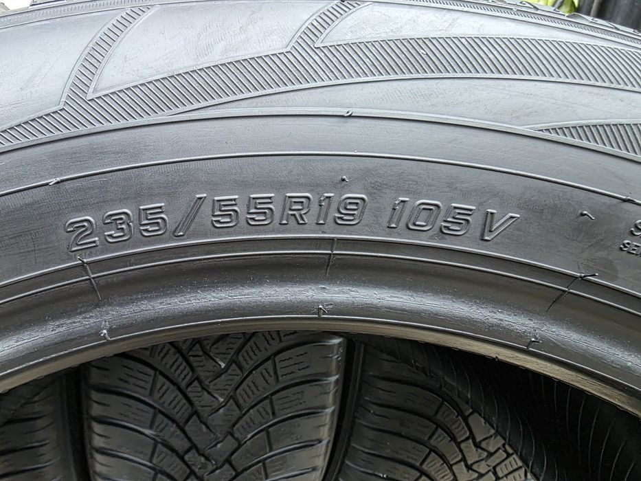 Vând patru anvelope de iarna Falken  235 55 19 dot 3021