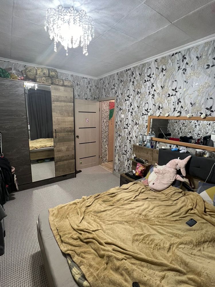 Продаем чистую уютную однокомнутную квартиру. Адрес 22мкр 4 дом