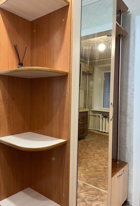 Продается шкаф для прихожей