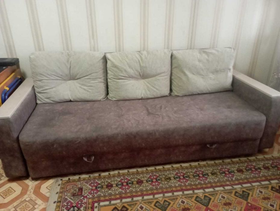 Раскладной диван, российского производства.