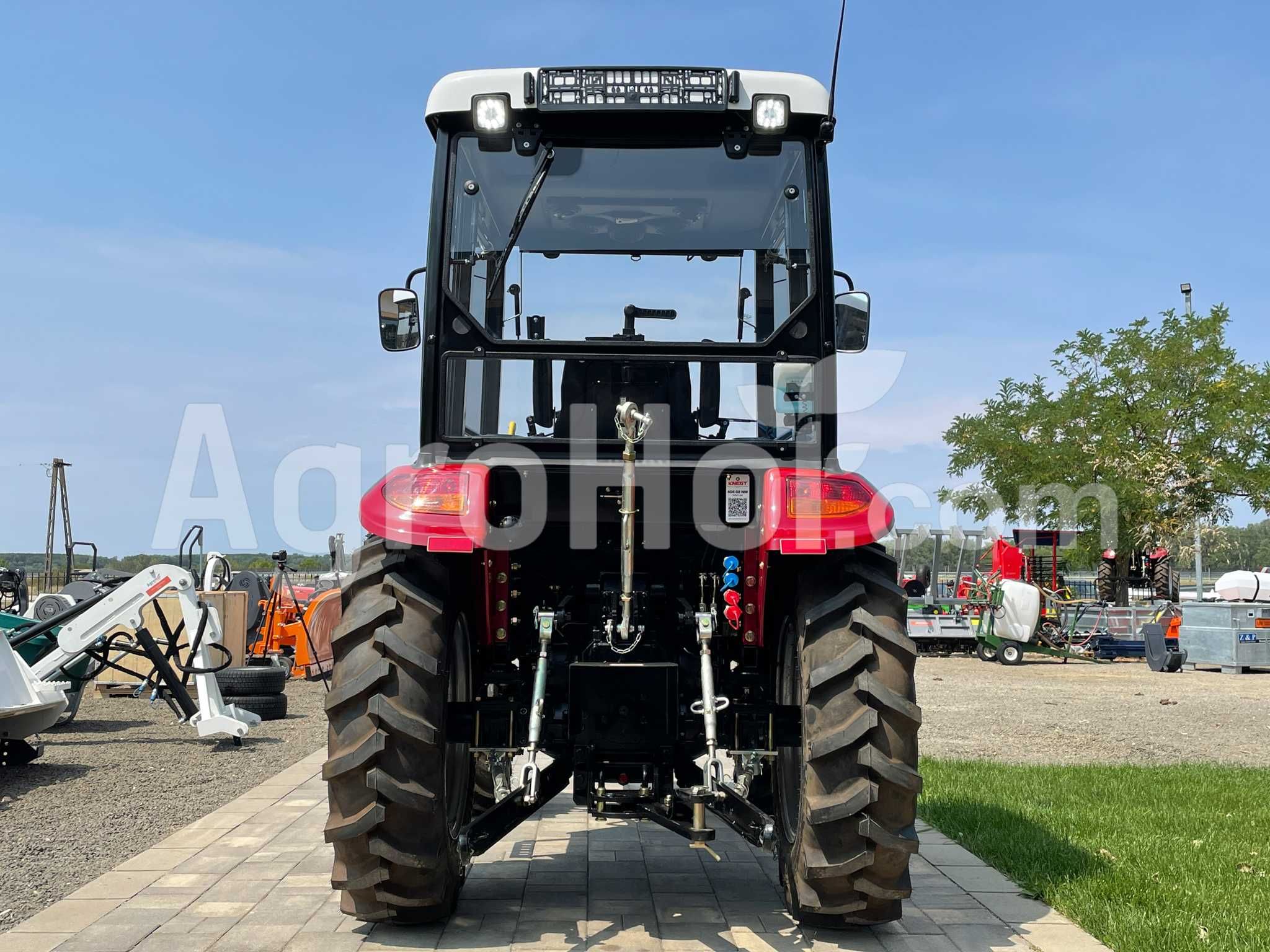 Tractor cu cabină 40 CP / Knegt404G2