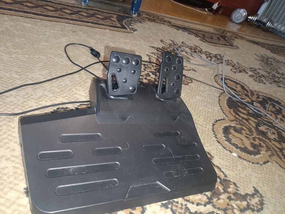Игровой руль продам