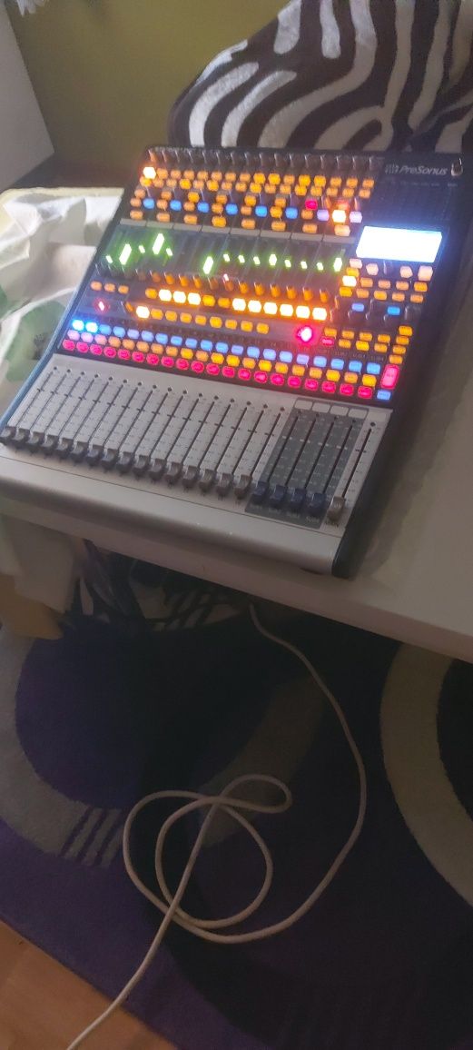 Продавам Дигитален миксер Presonus Studiolive 16.4.2