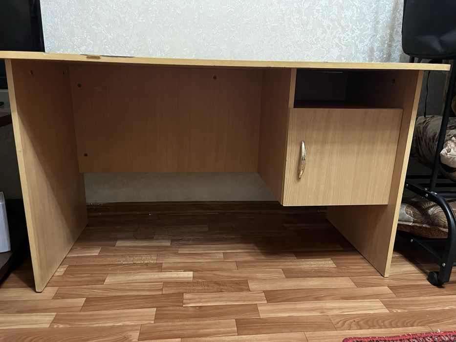 Продам стол в хорошем состоянии