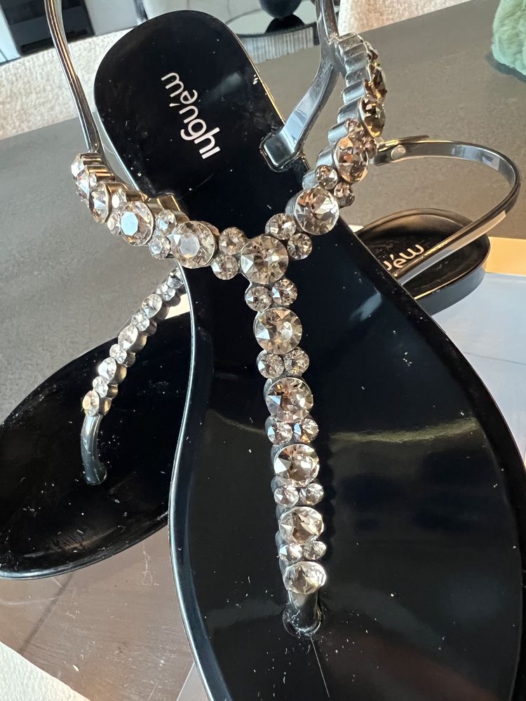 Силиконови черни сандали с опушени камъчета номер 38