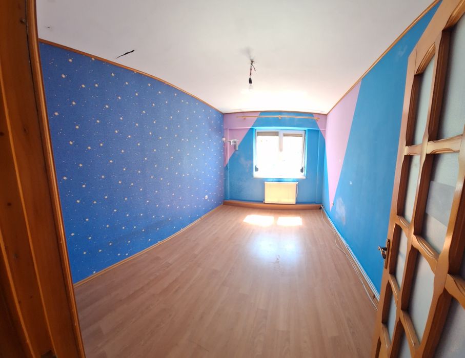 Ap 3 camere , zona Garii, pret neg