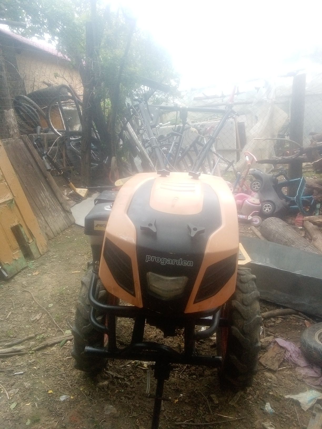 Vând motocultor progarden 18 cai fac și schimb mai mic