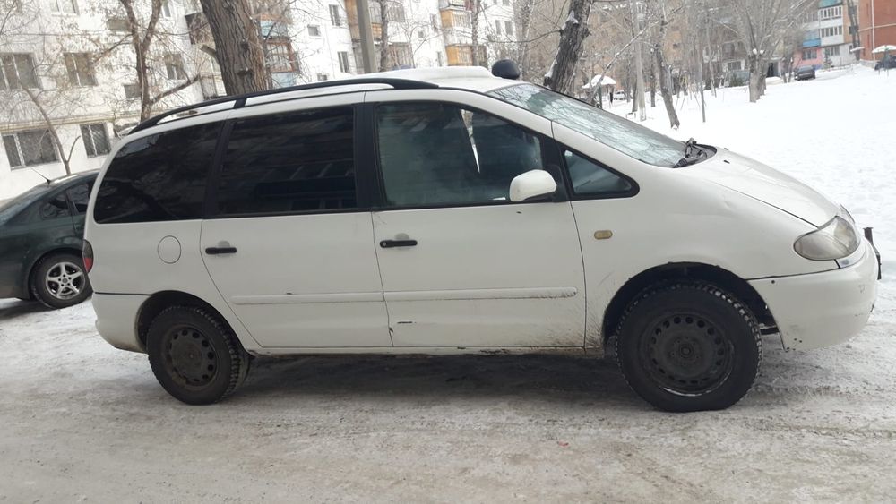 Продам Sharan  Volkswagen