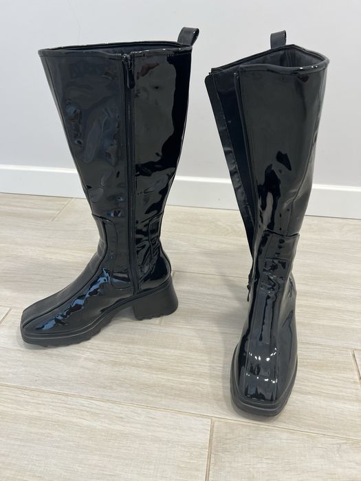 Лачени ботуши черен цвят 38 номер