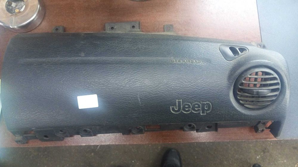 P5GR10XDVAG Капак за въздушна възглавница JEEP