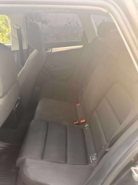 AUDI A4 B8 2.0D 143 cai automat