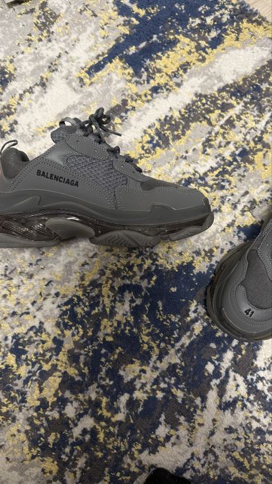 balenciaga triple s marimea 41 culoare gri