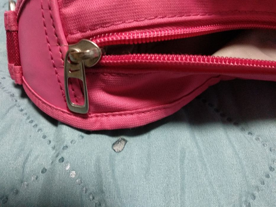 Vând geanta de dama pt sala Nike