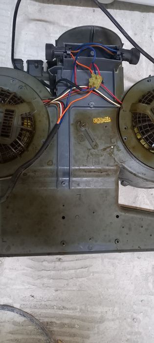 Curat hote de aragaz