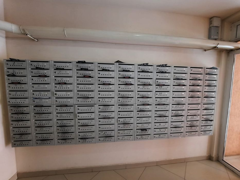 Distribuim flyere și pliante publicitare