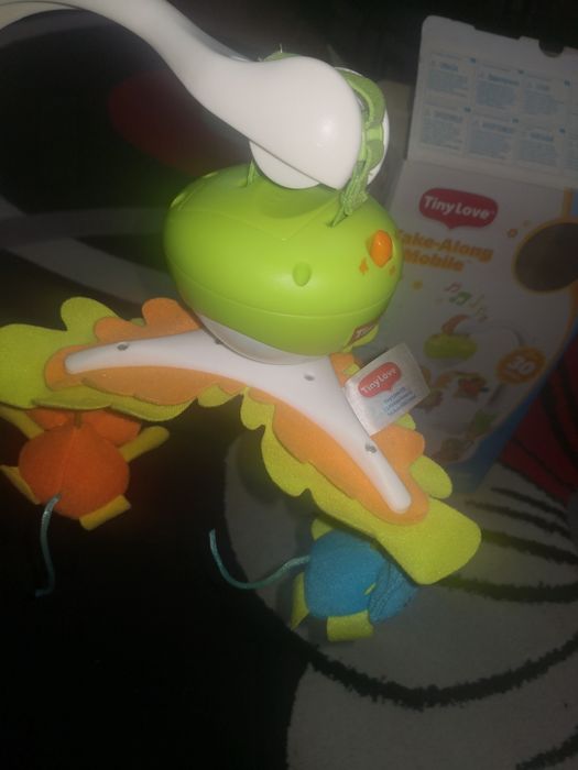 Carusel muzical, copii - impecabil