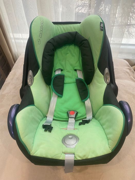 Кошче за кола Maxi Cosi + дъждобран