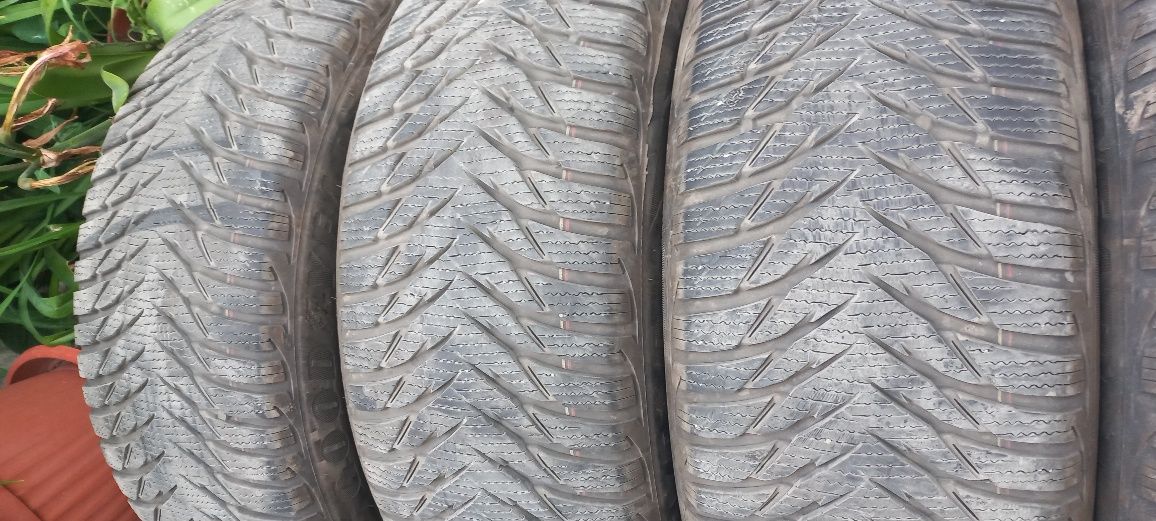 205 55 16 GOODYEAR Зимни Уникат