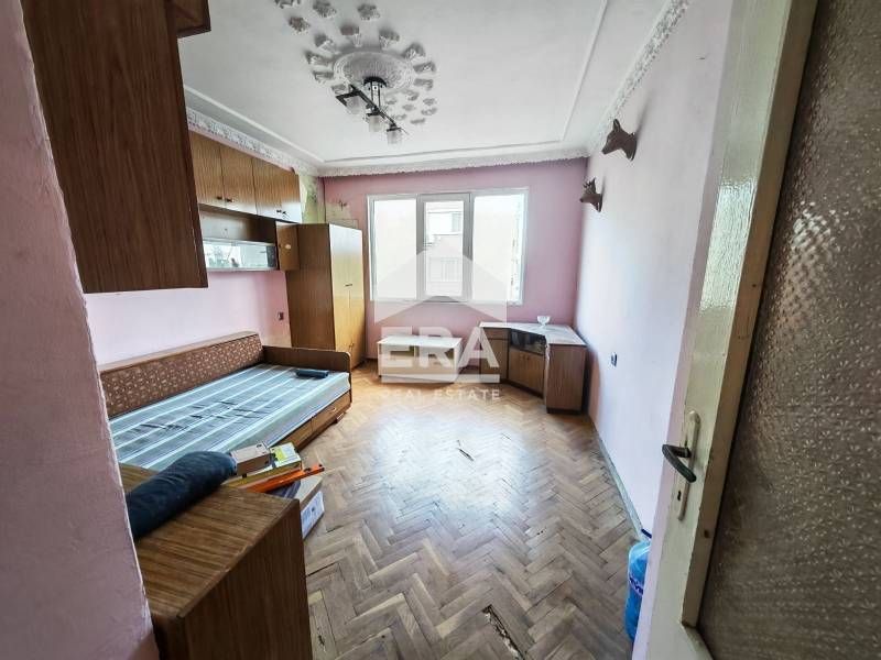 Продава се Четиристаен апартамент в Силистра, Център - 115 кв.м за 645 €/кв.м - Снимка #1