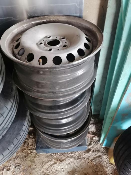 Гуми с джанти за WV Tuaran