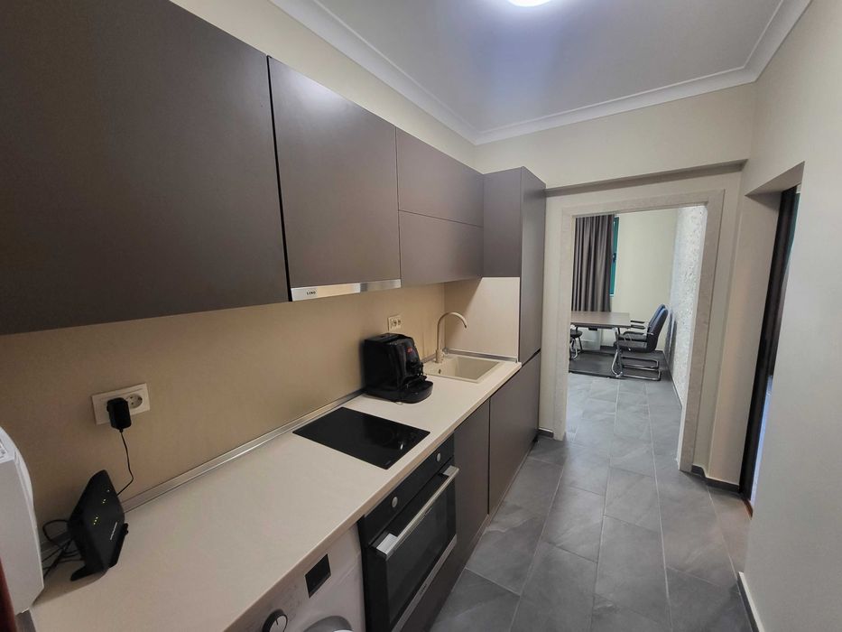 Дава се под наем Двустаен апартамент в Бургас, Център - 60 кв.м за 250 € - Снимка #2