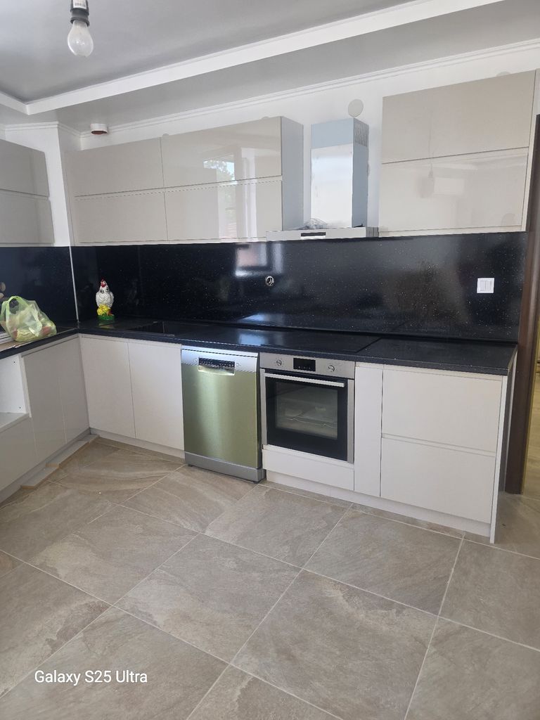 Продава се Тристаен апартамент в Силистра, Център - 82 кв.м за 1804 €/кв.м - Снимка #3