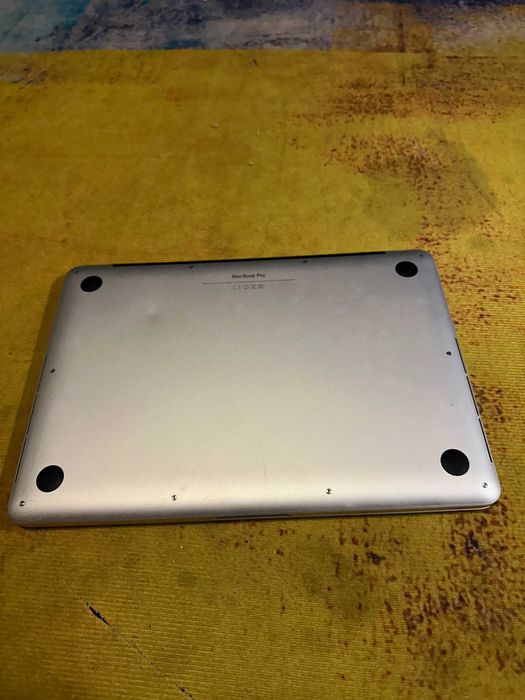 Macbook A1502 , Emc 2678, late 2013, retina , defect