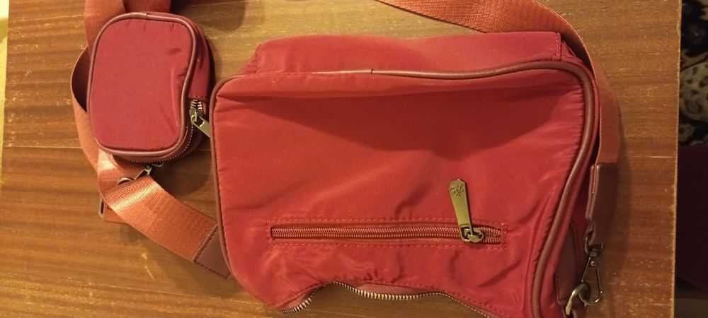 Малка дамска чанта