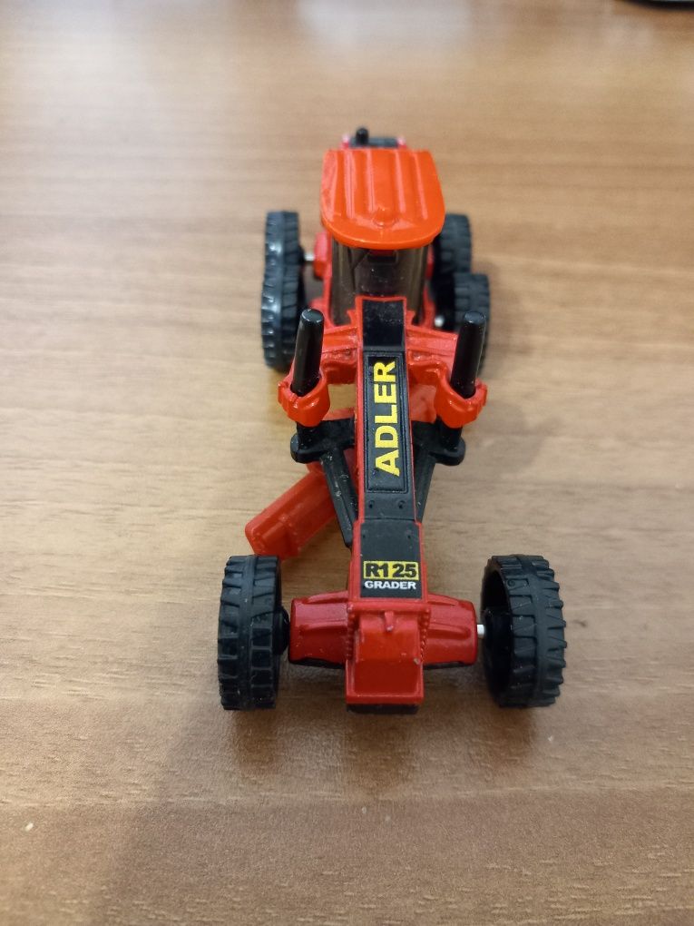 Пътен грейдер matchbox