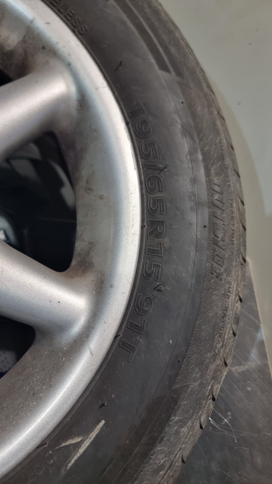 Джанти с летни гуми Kumho 15"