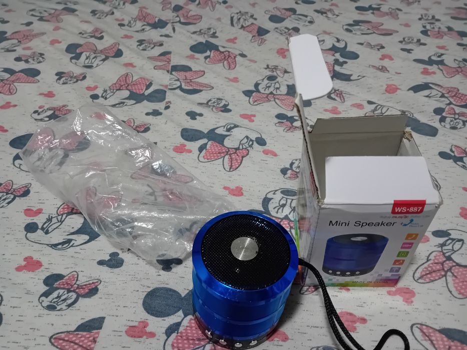 ₩ vând mini speaker bluetooth radio usb nou