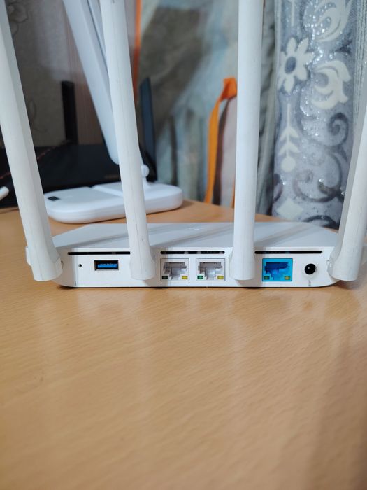 Продам роутер Xiaomi mi router 3g