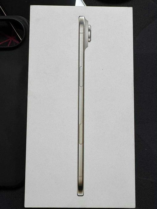 Продаваме APPLE IPHONE AIR WHITE/БЯЛ 256 GB 22м. Гаранция