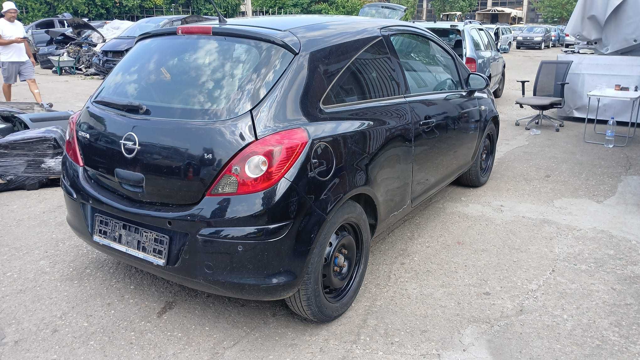 Dezmembrez Opel Corsa D In 2 Usi 1.4 Benzina Din 2008 - Z14XEP