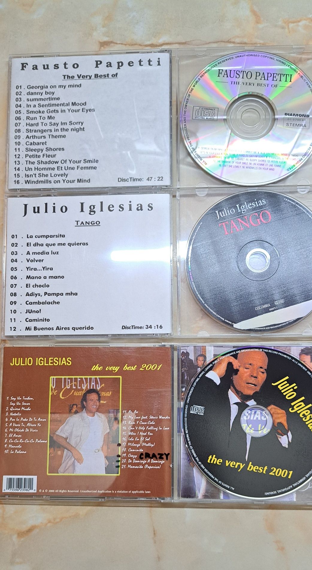 Колекция от компакт дискове CD