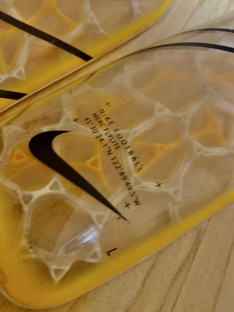 Aparatori Nike mercurial flylite