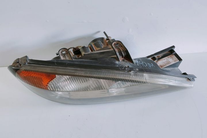 Far Dreapta cu o clema lipsa 89003045 Nissan Primera P11 (facelift)