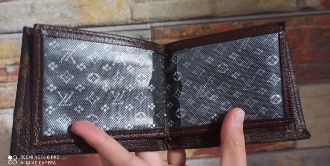 Портмонета "Louis Vuitton"
