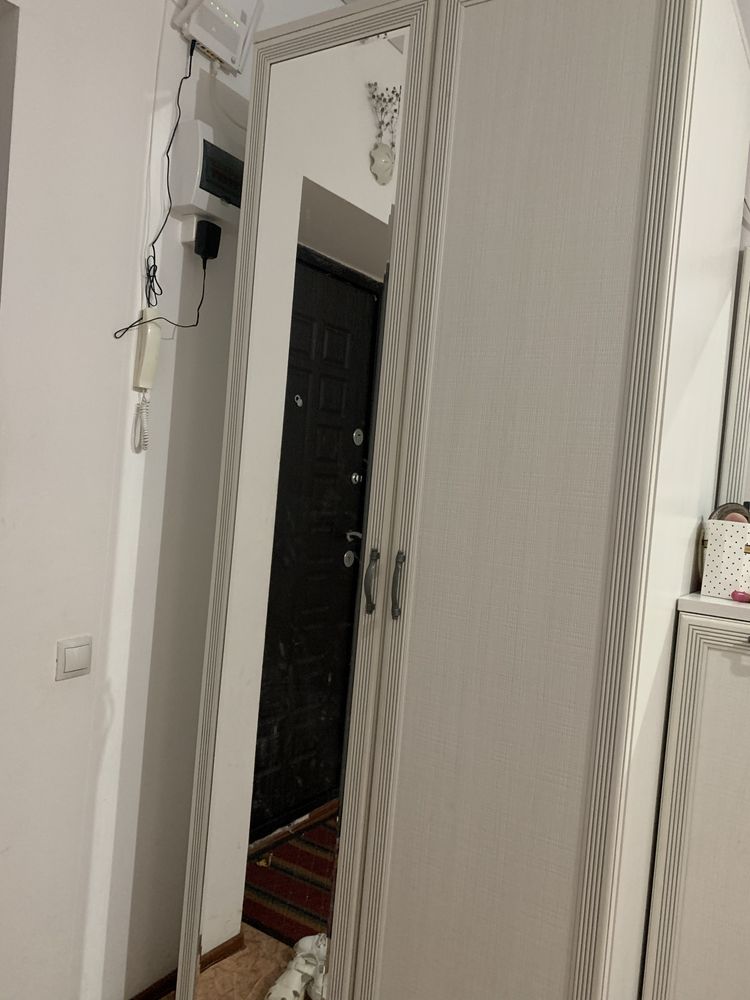 Продам прихожию в комплекте