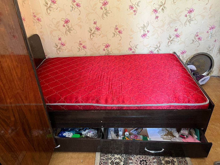 Кровать одна спальная
