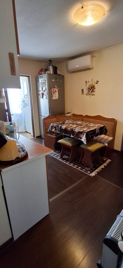 Vând apartament 2 camere.