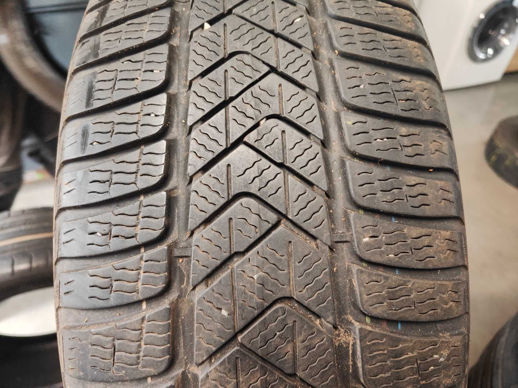 4бр.зимни гуми 235/55/18 Pirelli