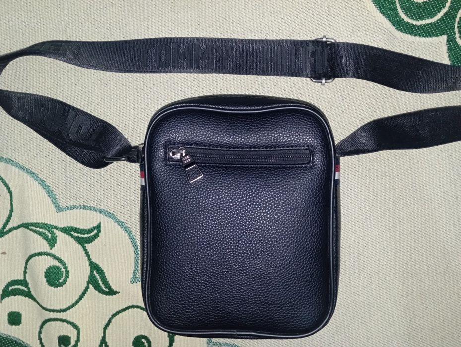 Барсетка tommy почти новый