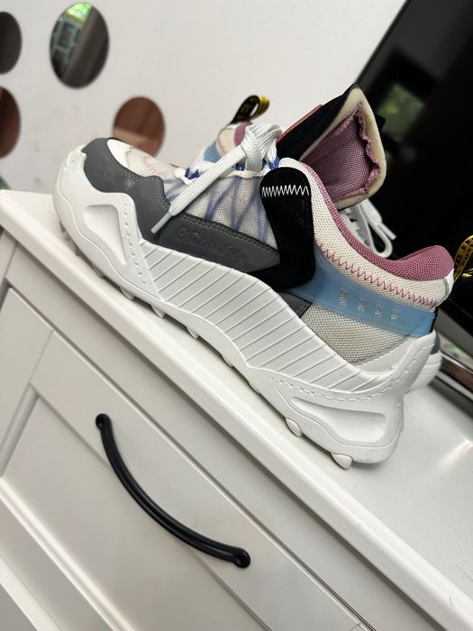 Adidasi off-White odsy-1000