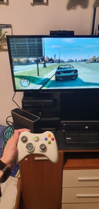 Vând Xbox 360 250Gb Complet