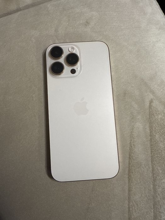 Iphone 16 pro max gold