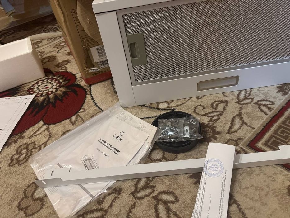 Вытяжка Lex Hide 600 Vhite