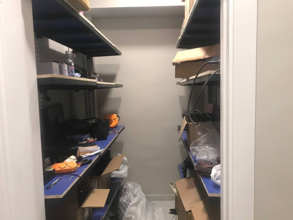 Продается коммерческая помешения Юнусабад-18 под офис хороший вариант