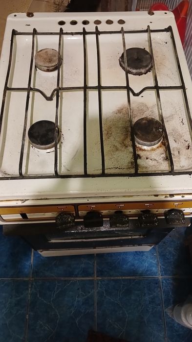 Газовая плита в хорошем состоянии
